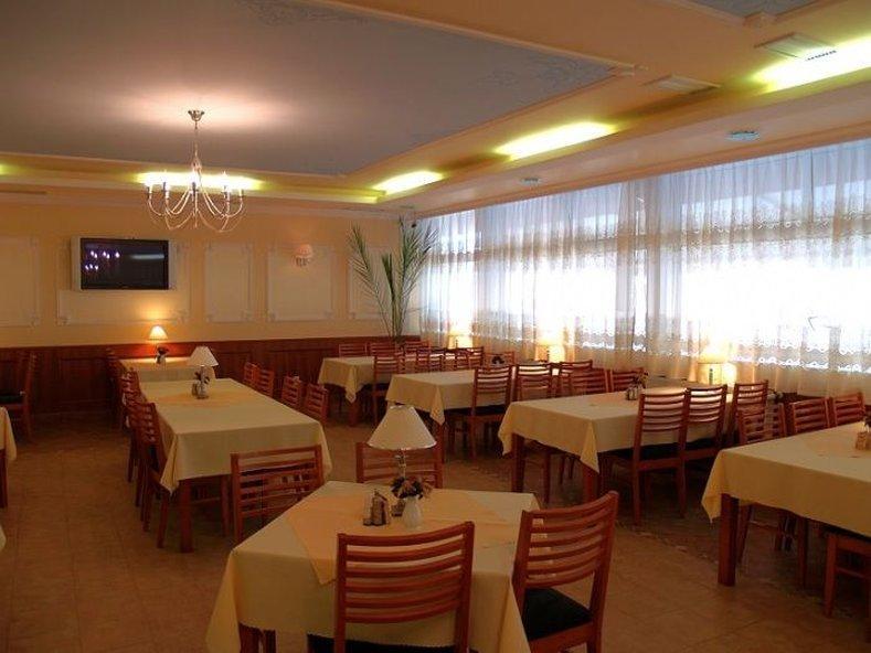 Penzion Anton Teplicka nad Vahom Bagian luar foto