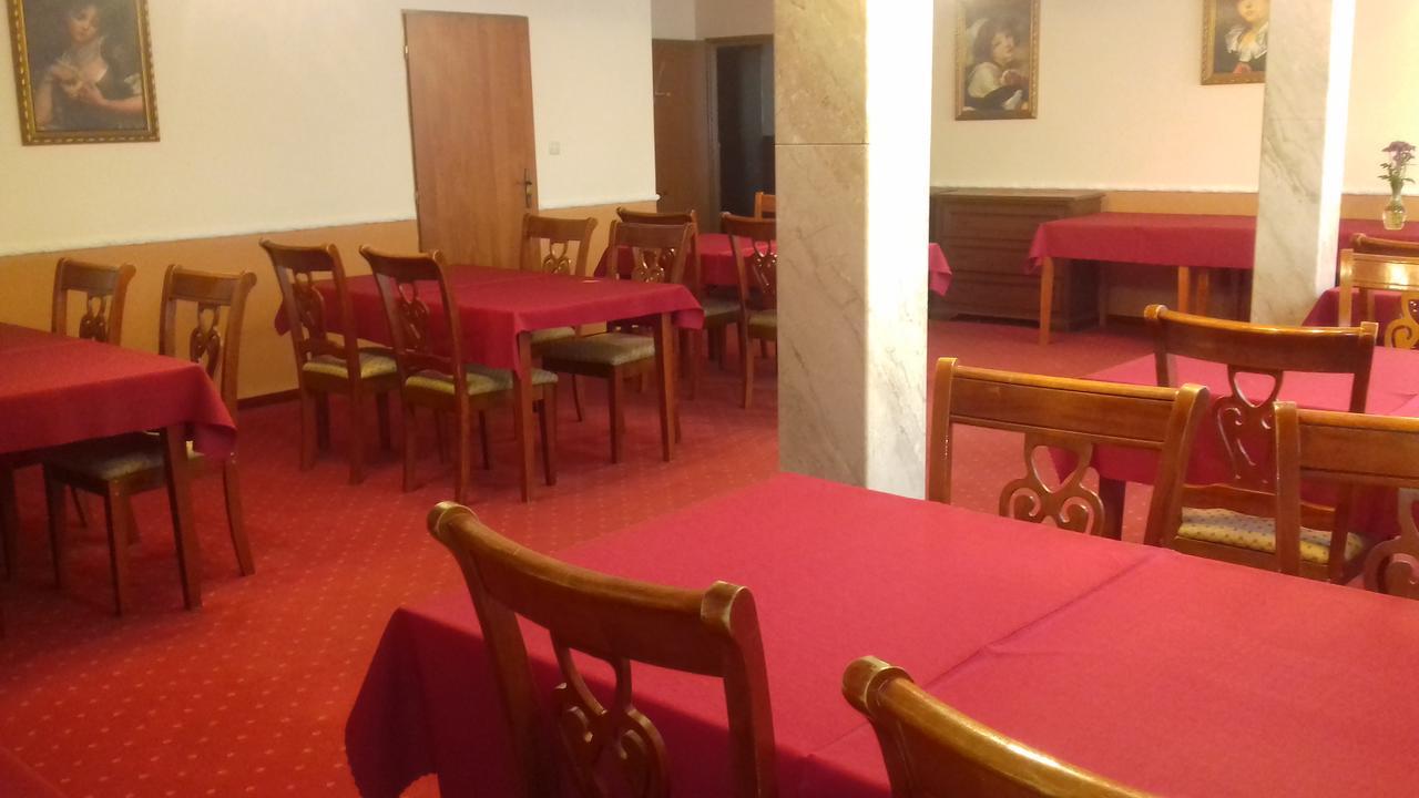 Penzion Anton Teplicka nad Vahom Bagian luar foto