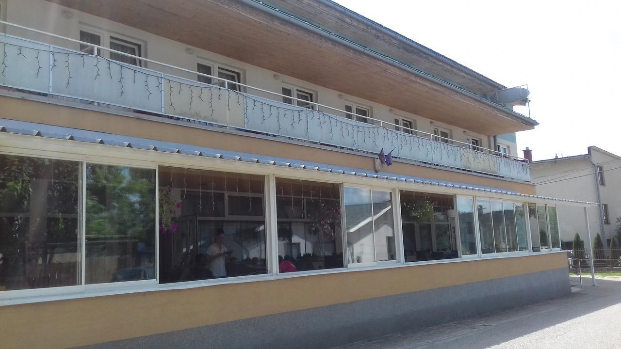 Penzion Anton Teplicka nad Vahom Bagian luar foto