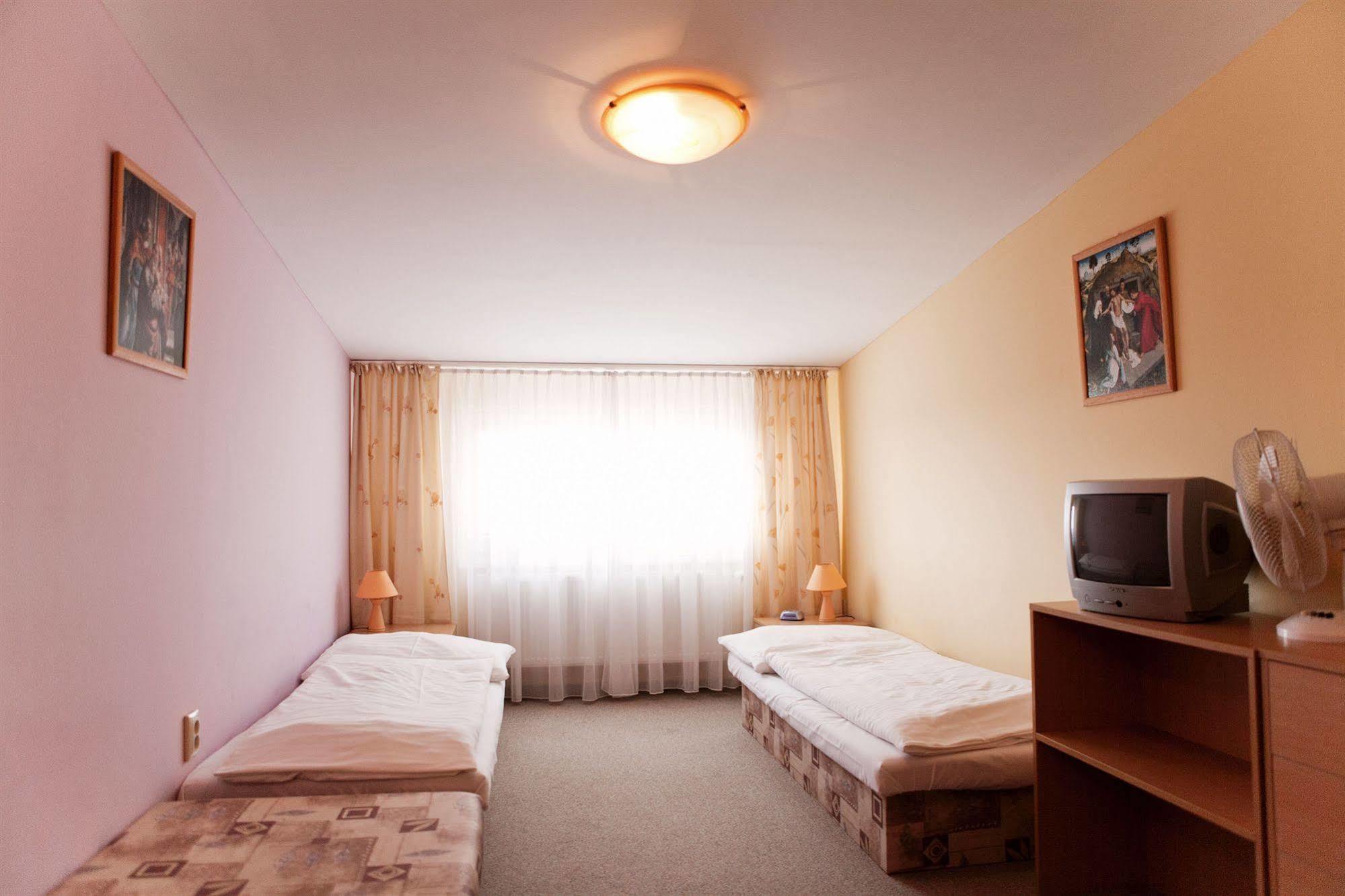 Penzion Anton Teplicka nad Vahom Bagian luar foto